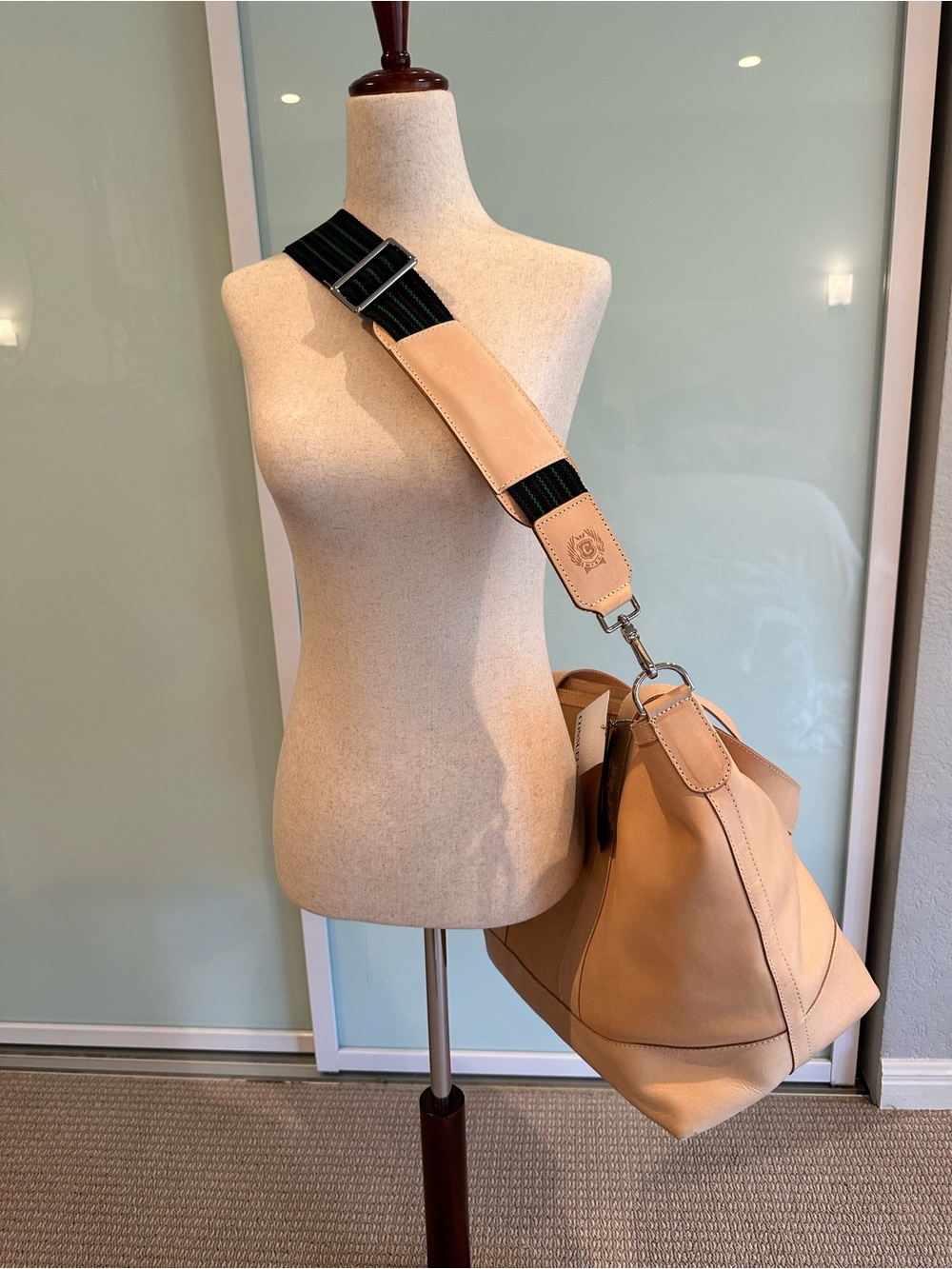 New w Tags Consuela Diego large Tote in Natural leather - Picture 2 of 7